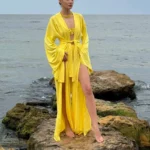 Жіночий домашній костюм трійка жовтого кольору: халат, топ і штани з трикотажу
